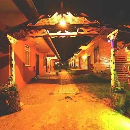 Green River Hotel *